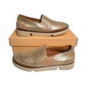 Gold Metallic Slip-On Loafers with Arch Support size 7.5